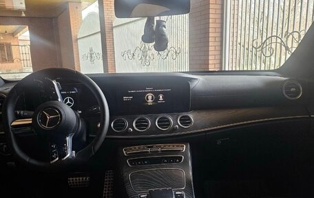 Mercedes-Benz E-Класс, 2021 год, 4 350 000 рублей, 5 фотография