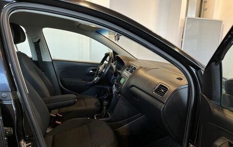 Volkswagen Polo VI (EU Market), 2013 год, 881 000 рублей, 28 фотография