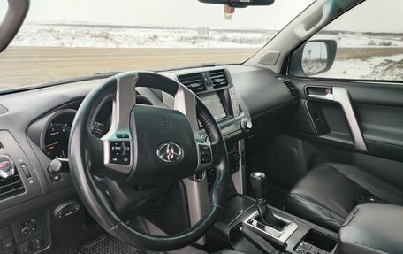 Toyota Land Cruiser Prado 150 рестайлинг 2, 2013 год, 2 800 000 рублей, 12 фотография
