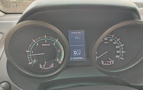Toyota Land Cruiser Prado 150 рестайлинг 2, 2013 год, 2 800 000 рублей, 16 фотография