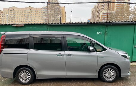 Toyota Esquire I, 2017 год, 2 900 000 рублей, 10 фотография