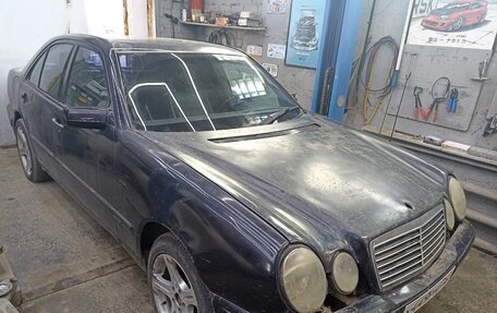 Mercedes-Benz E-Класс, 1997 год, 180 000 рублей, 3 фотография