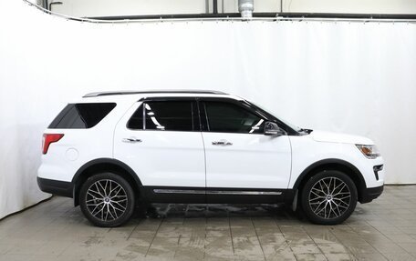 Ford Explorer VI, 2018 год, 3 490 000 рублей, 6 фотография