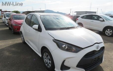 Toyota Yaris, 2021 год, 870 000 рублей, 3 фотография