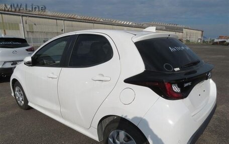 Toyota Yaris, 2021 год, 870 000 рублей, 7 фотография