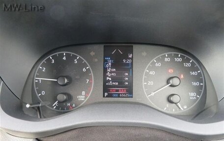 Toyota Yaris, 2021 год, 870 000 рублей, 16 фотография