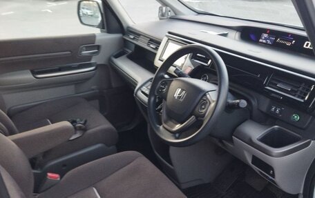 Honda Stepwgn IV, 2015 год, 1 600 000 рублей, 6 фотография