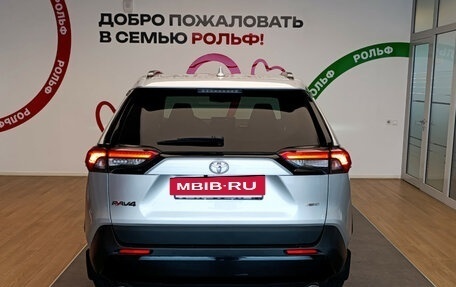 Toyota RAV4, 2021 год, 3 550 000 рублей, 5 фотография