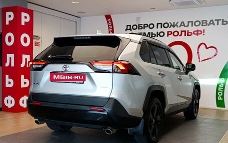 Toyota RAV4, 2021 год, 3 550 000 рублей, 4 фотография
