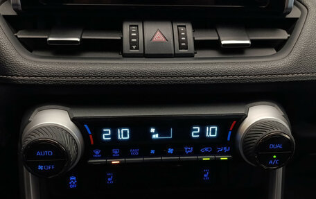 Toyota RAV4, 2021 год, 3 550 000 рублей, 14 фотография