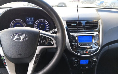 Hyundai Solaris II рестайлинг, 2014 год, 1 200 000 рублей, 19 фотография