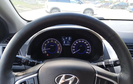 Hyundai Solaris II рестайлинг, 2014 год, 1 200 000 рублей, 18 фотография