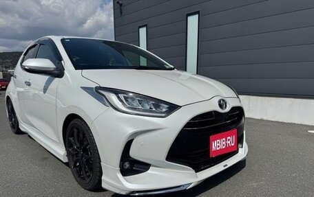Toyota Yaris, 2023 год, 1 263 000 рублей, 1 фотография