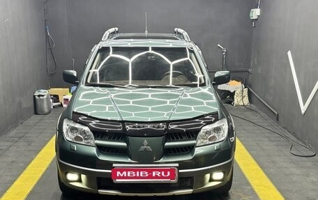 Mitsubishi Outlander III рестайлинг 3, 2005 год, 1 300 000 рублей, 3 фотография