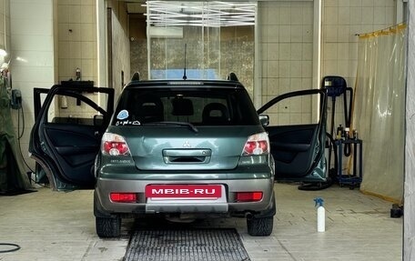 Mitsubishi Outlander III рестайлинг 3, 2005 год, 1 300 000 рублей, 7 фотография