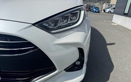 Toyota Yaris, 2023 год, 1 263 000 рублей, 8 фотография