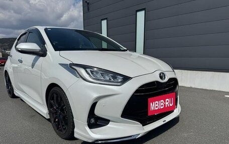 Toyota Yaris, 2023 год, 1 263 000 рублей, 17 фотография