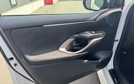 Toyota Yaris, 2023 год, 1 263 000 рублей, 36 фотография