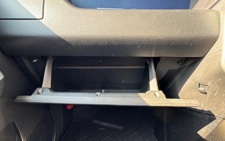 Toyota Roomy I, 2017 год, 963 000 рублей, 32 фотография