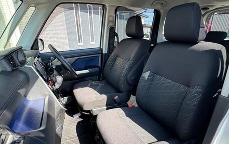 Toyota Roomy I, 2017 год, 963 000 рублей, 33 фотография