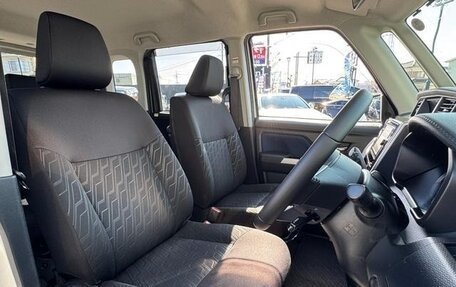 Toyota Roomy I, 2017 год, 963 000 рублей, 38 фотография