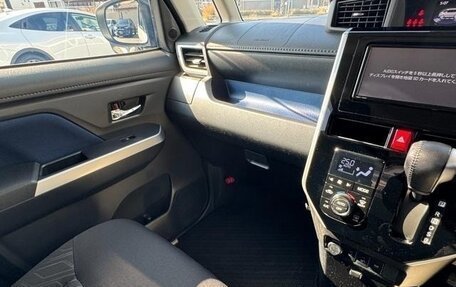 Toyota Roomy I, 2017 год, 963 000 рублей, 36 фотография