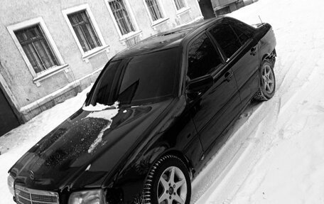 Mercedes-Benz C-Класс, 1993 год, 215 000 рублей, 4 фотография