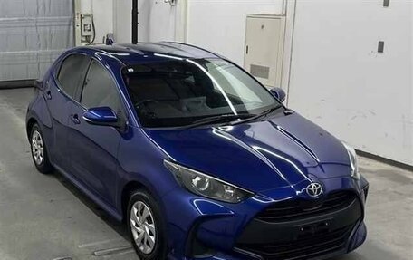 Toyota Yaris, 2022 год, 870 000 рублей, 10 фотография