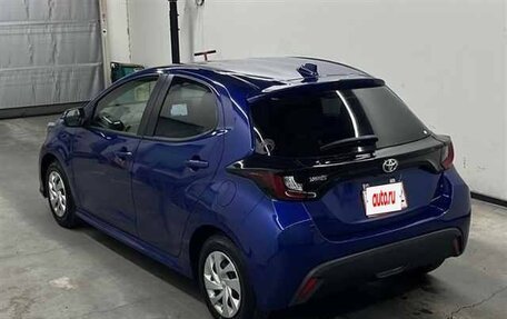 Toyota Yaris, 2022 год, 870 000 рублей, 11 фотография