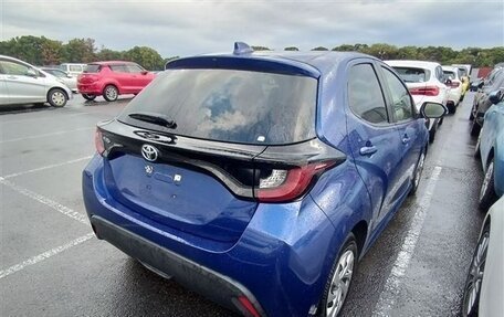 Toyota Yaris, 2022 год, 870 000 рублей, 17 фотография