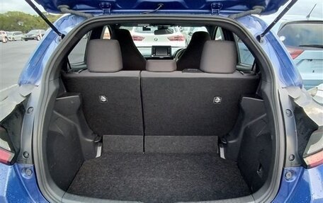 Toyota Yaris, 2022 год, 870 000 рублей, 18 фотография