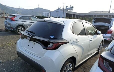 Toyota Yaris, 2021 год, 950 000 рублей, 7 фотография