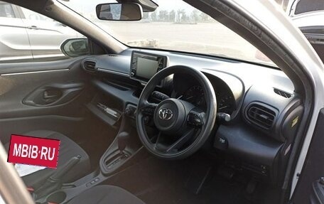 Toyota Yaris, 2021 год, 950 000 рублей, 14 фотография