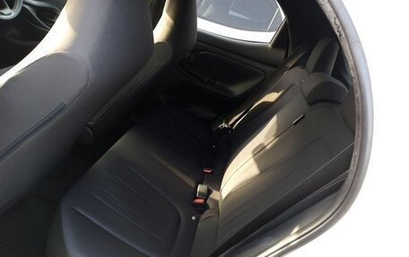 Toyota Yaris, 2021 год, 950 000 рублей, 19 фотография