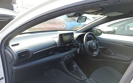 Toyota Yaris, 2021 год, 950 000 рублей, 21 фотография