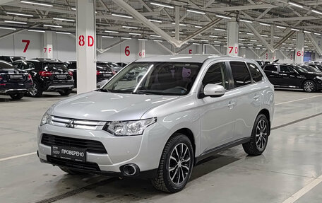 Mitsubishi Outlander III рестайлинг 3, 2014 год, 1 283 000 рублей, 5 фотография