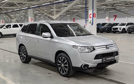 Mitsubishi Outlander III рестайлинг 3, 2014 год, 1 283 000 рублей, 7 фотография