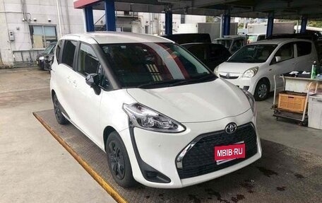 Toyota Sienta II, 2022 год, 1 426 000 рублей, 1 фотография
