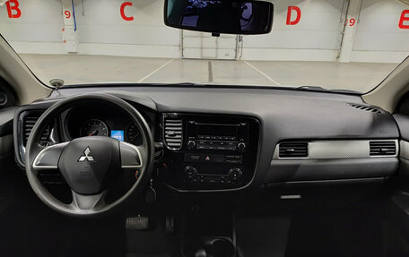 Mitsubishi Outlander III рестайлинг 3, 2014 год, 1 283 000 рублей, 18 фотография