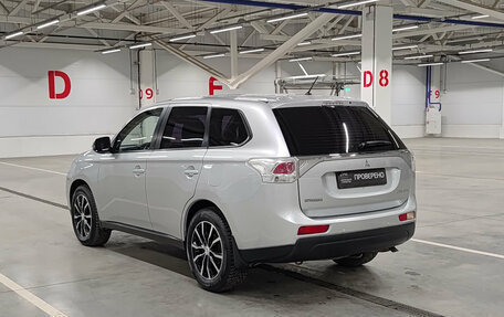 Mitsubishi Outlander III рестайлинг 3, 2014 год, 1 283 000 рублей, 11 фотография