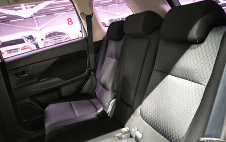 Mitsubishi Outlander III рестайлинг 3, 2014 год, 1 283 000 рублей, 16 фотография