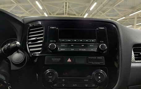 Mitsubishi Outlander III рестайлинг 3, 2014 год, 1 283 000 рублей, 19 фотография