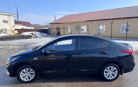 Hyundai Solaris II рестайлинг, 2019 год, 1 350 000 рублей, 3 фотография