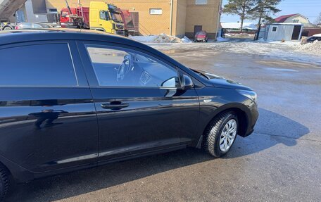 Hyundai Solaris II рестайлинг, 2019 год, 1 350 000 рублей, 4 фотография