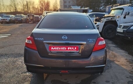 Nissan Teana, 2010 год, 900 000 рублей, 3 фотография
