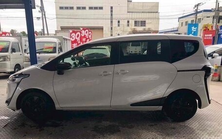 Toyota Sienta II, 2022 год, 1 426 000 рублей, 15 фотография