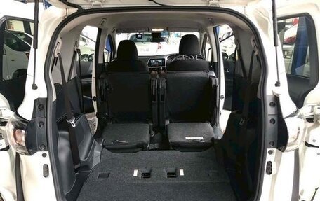 Toyota Sienta II, 2022 год, 1 426 000 рублей, 17 фотография