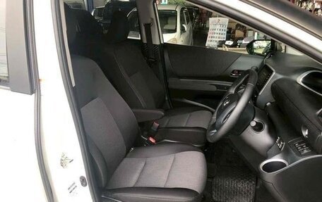 Toyota Sienta II, 2022 год, 1 426 000 рублей, 21 фотография