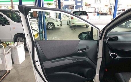 Toyota Sienta II, 2022 год, 1 426 000 рублей, 23 фотография