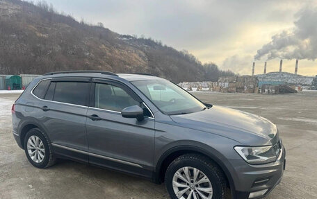 Volkswagen Tiguan II, 2019 год, 2 100 000 рублей, 2 фотография